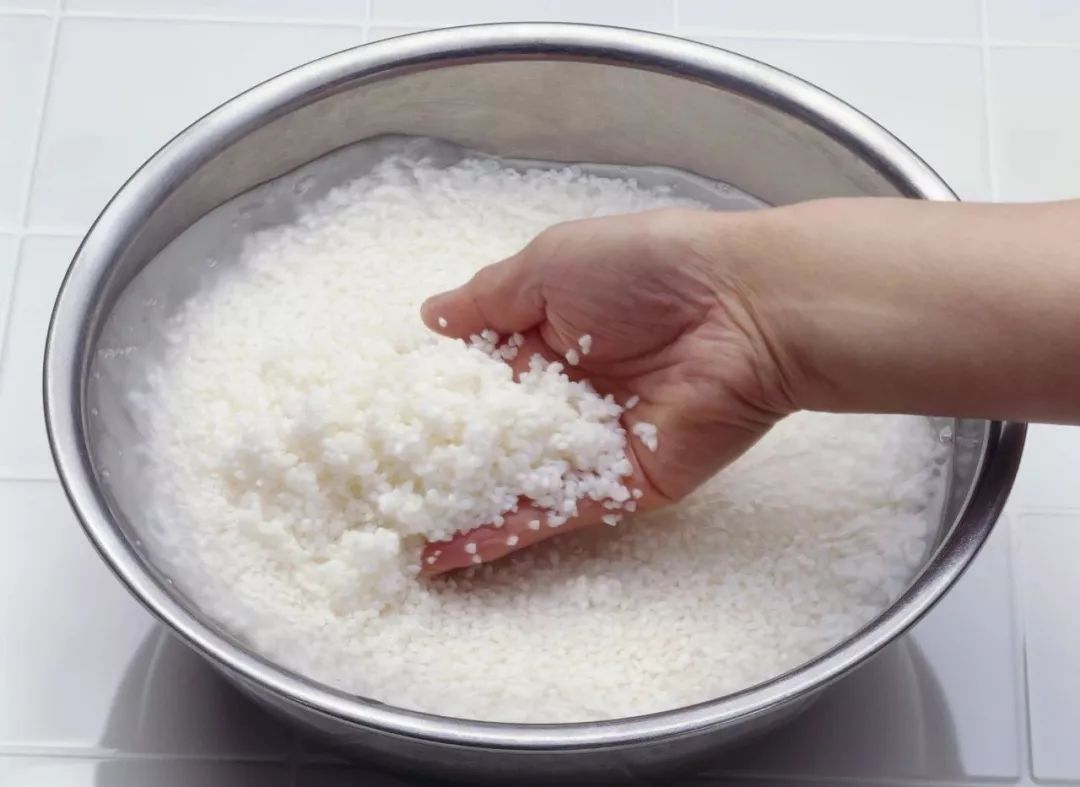 柠檬水为什么说可以美白,淘米水美白最佳方法