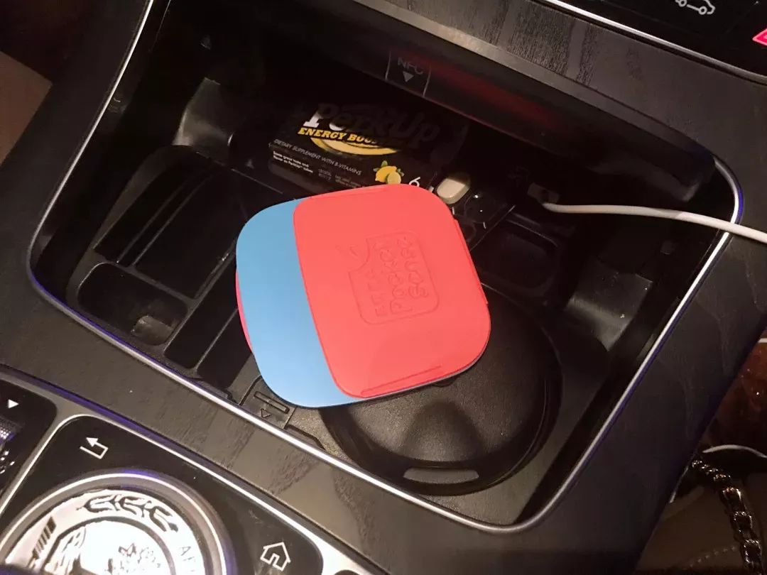 金丝绒衣服沾灰粘毛怎么办,衣服很容易粘毛沾灰