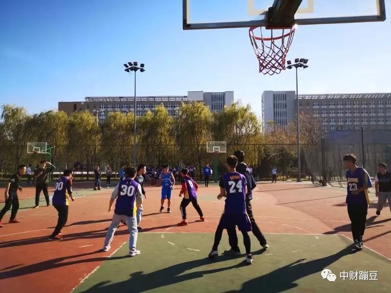 表白｜金院迎新跳拉丁的小姐姐有男朋友了吗，可以交个朋友吗