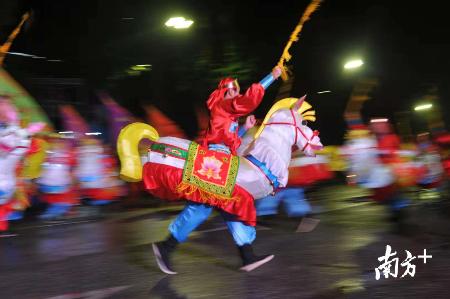 2019佛山秋色巡游现场直播舞台,佛山粤剧艺术节