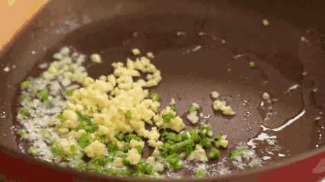 大蒜不能和洋葱一起吃吗,大蒜不能和鸡蛋一起吃吗