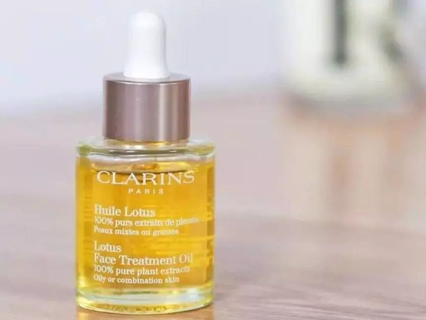 换季皮肤干燥起皮水推荐,秋季皮肤干燥缺水记得多补水