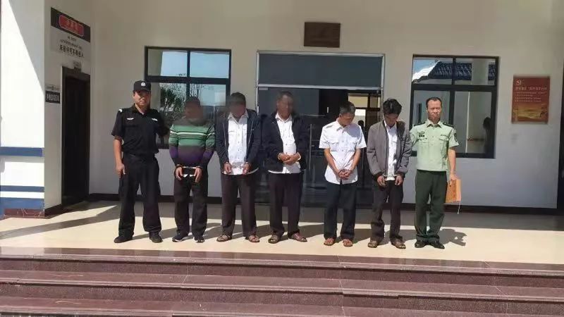 「无毒青春健康生活」几十名男女租游艇出海，没想到“翻船了”