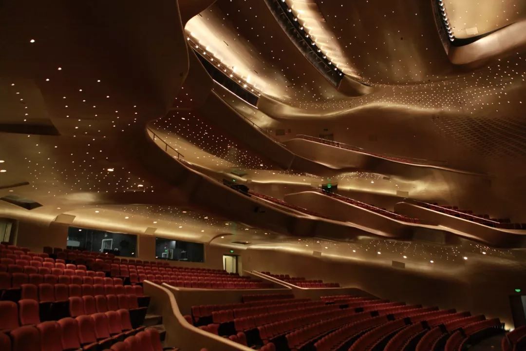 扎哈哈迪德个人作品,扎哈哈迪德女性力量