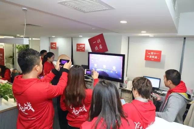 鄂尔多斯羊绒衫爆款,温暖全世界的羊毛衫