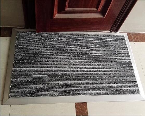 最适合家里用的地垫好打理的,越来越多人开始在家里放这种地垫