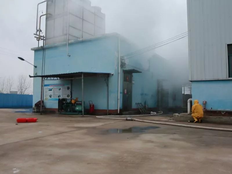 液化气储罐泄漏抢险,危化品运输车泄漏消防队紧急救援