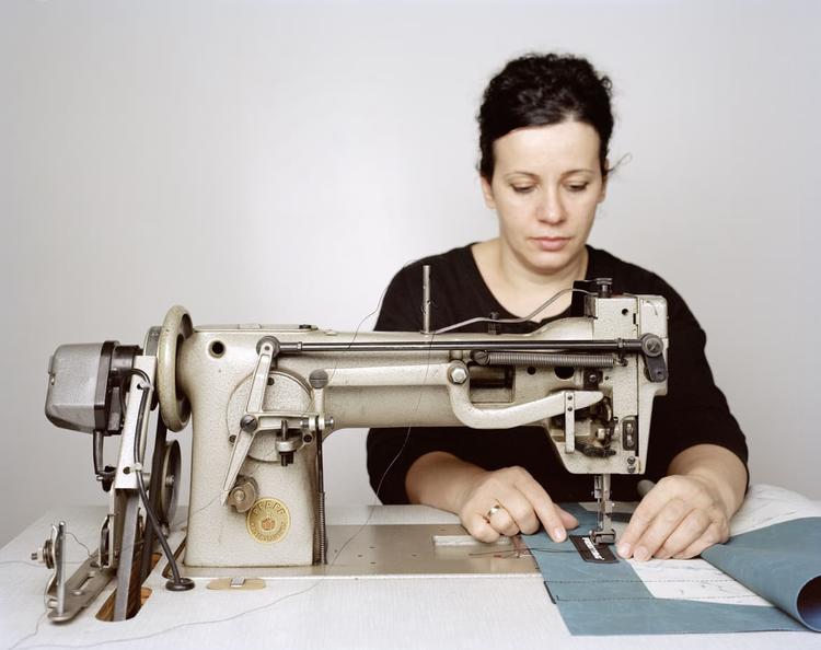 把废料做成流行的瑞士包袋Freitag，贩卖的到底是什么？｜市场发明家