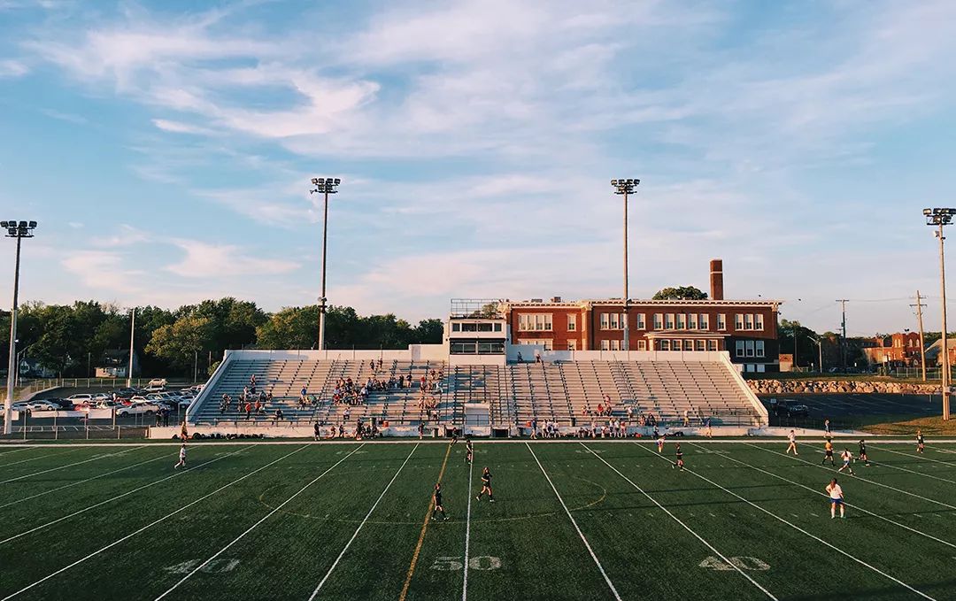 校长帮想保健品广告词，学生争相购买！官方处理意见来了