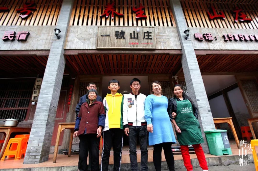 巾帼创辉煌,巾帼逐梦出彩人生