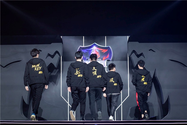 解说灵儿初次主持春季赛,解说灵儿kpl