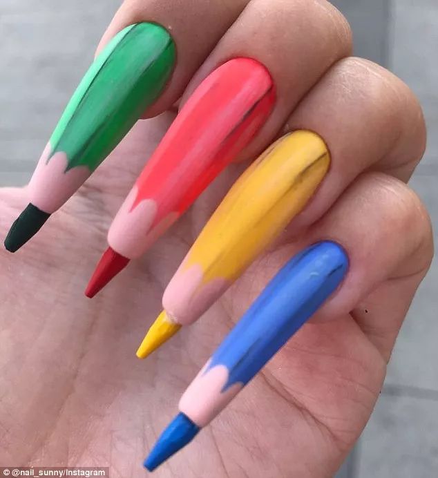 有毒or博眼球｜Ins上最大的美甲账号，脑洞大得没边了