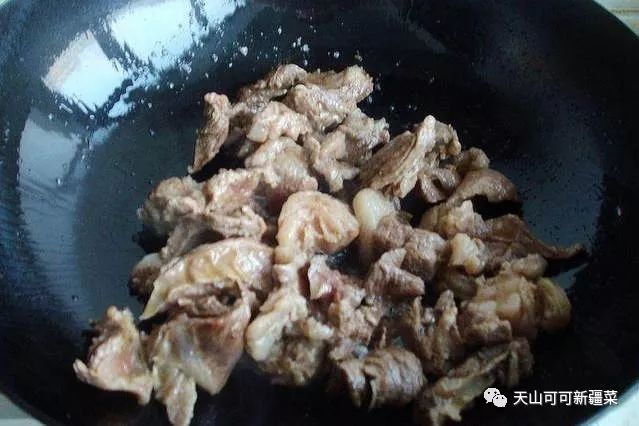 炖牛肉太柴怎么办教你5个小窍门,牛肉炖软烂技巧炖牛肉怎样不发柴
