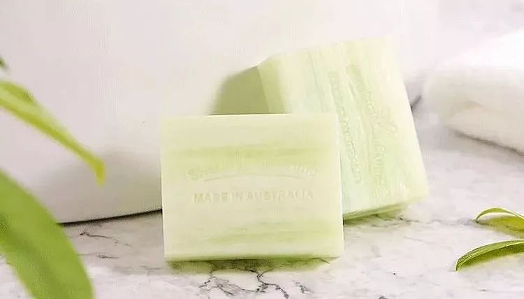 把洗衣机的残渣污垢排出来,洗衣机的洗涤盒的水垢