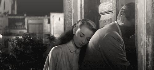 盘点拧不开瓶盖的女人,那些扭不开瓶盖的女人