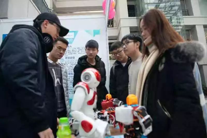 酷，哈工程创客“小鲜肉们”惊艳了时光的发明来了