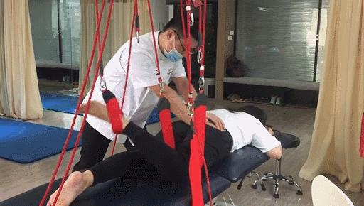 长期跷二郎腿怎么纠正,跷二郎腿引起的伤害怎样锻炼