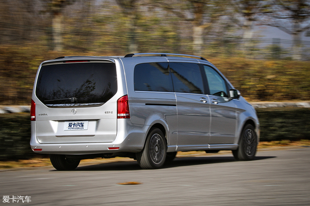 成都车展奔驰v260l尊贵加长版,爱卡汽车评分