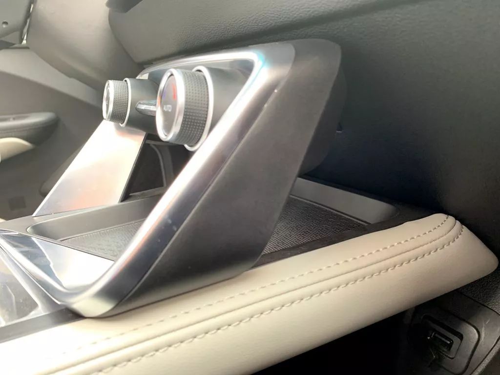 2022款吉利缤瑞晚上测试视频,吉利缤瑞2021款1.4tcvt亚运版落地