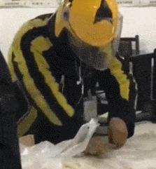 当*底卧**、做代购、救人命，外卖小哥才是隐藏在民间的高手，个个身怀绝技！