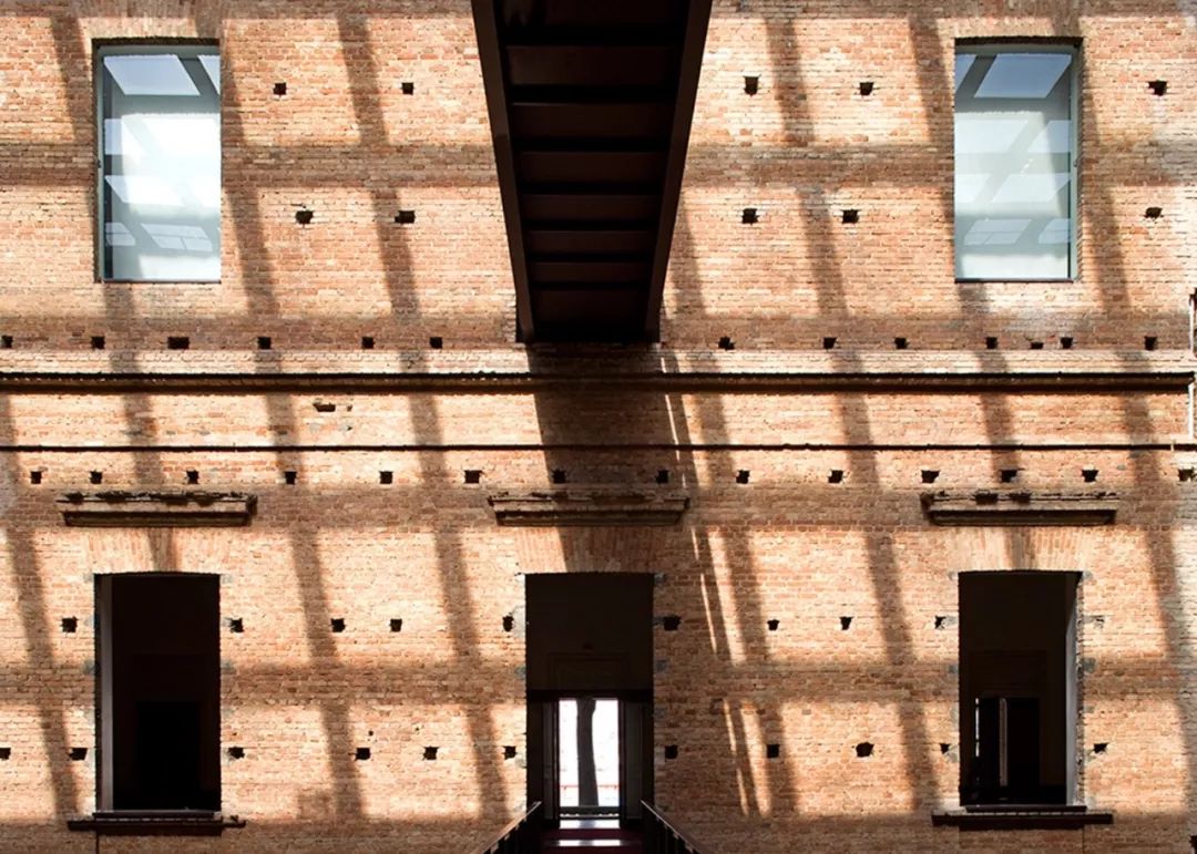 他是巴西“野兽派”大师，78岁获建筑界奥斯卡！其理想是：让建筑属于每个人！