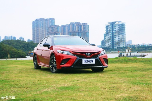 凯美瑞和本田inspire哪个好,新款凯美瑞深度评测