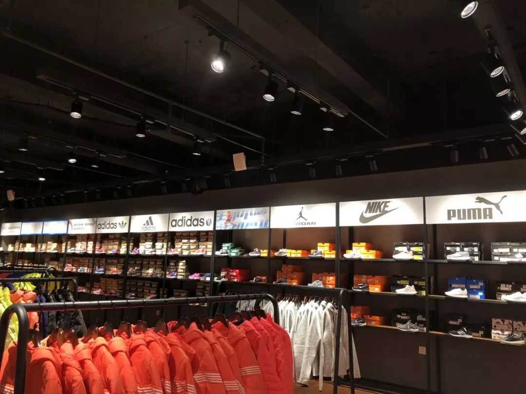 阿迪达斯羽绒服700元能买到真的吗,199阿迪达斯羽绒服