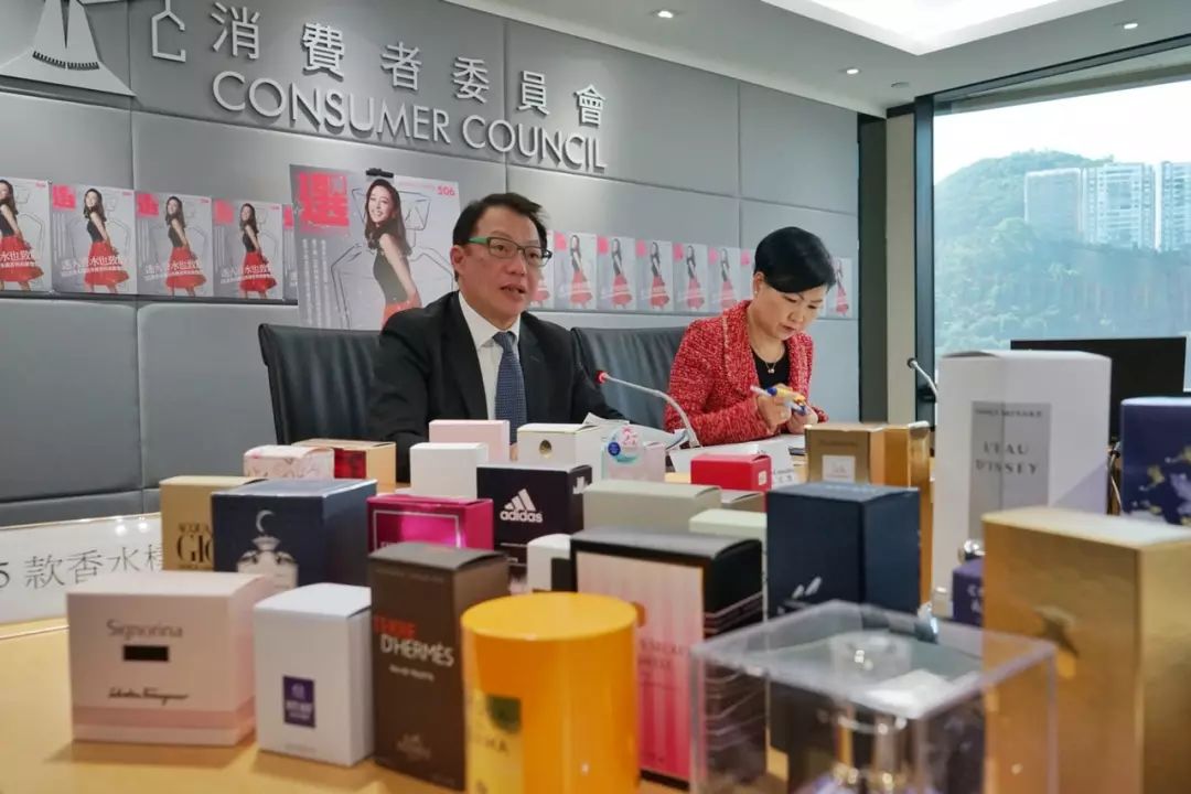 香水过敏的原因是什么,香水皮肤过敏还能继续用嘛