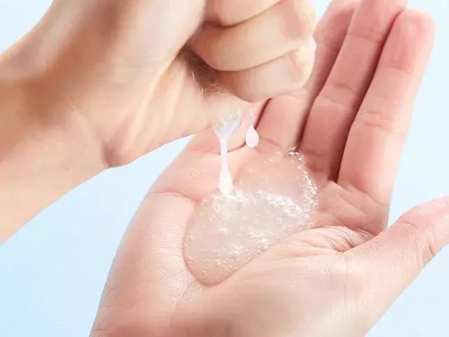 好物｜卖爆了的“蓝色药丸”，敷完脸水水的、亮亮的！