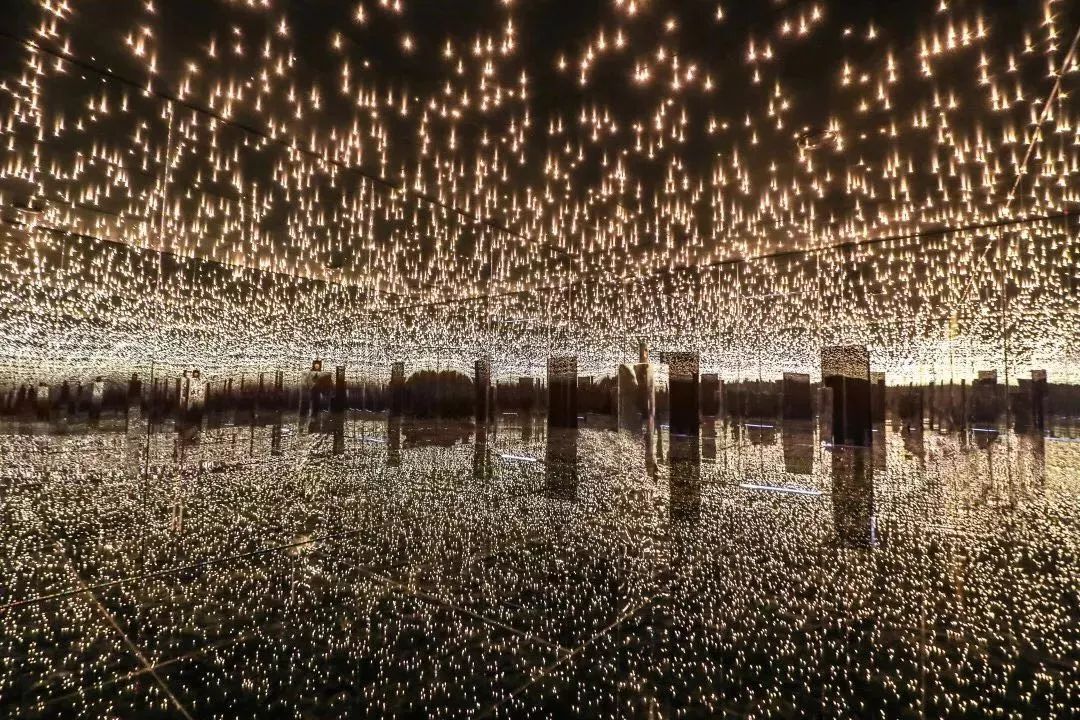 YSL在上海开了家快闪酒店,我们去试了她家新口红!