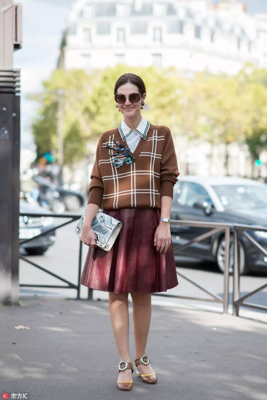 v领毛衣显脖子长吗,v领毛衣和圆领毛衣哪个显脸小