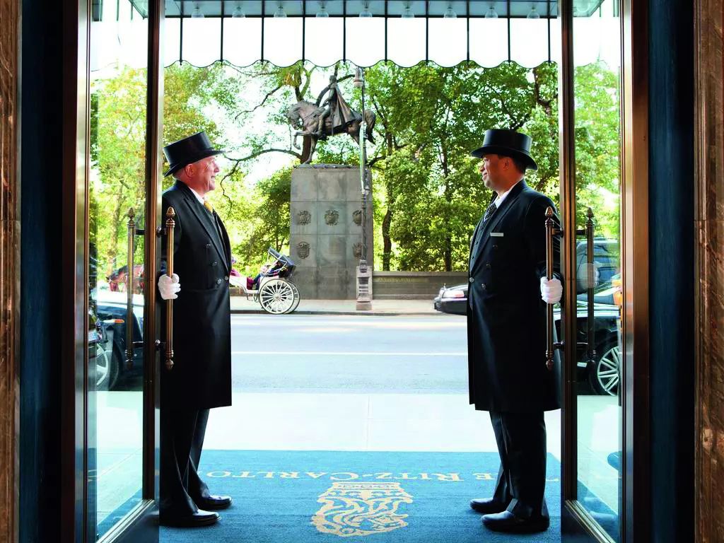 百老汇造梦，不如说梦想造就了百老汇