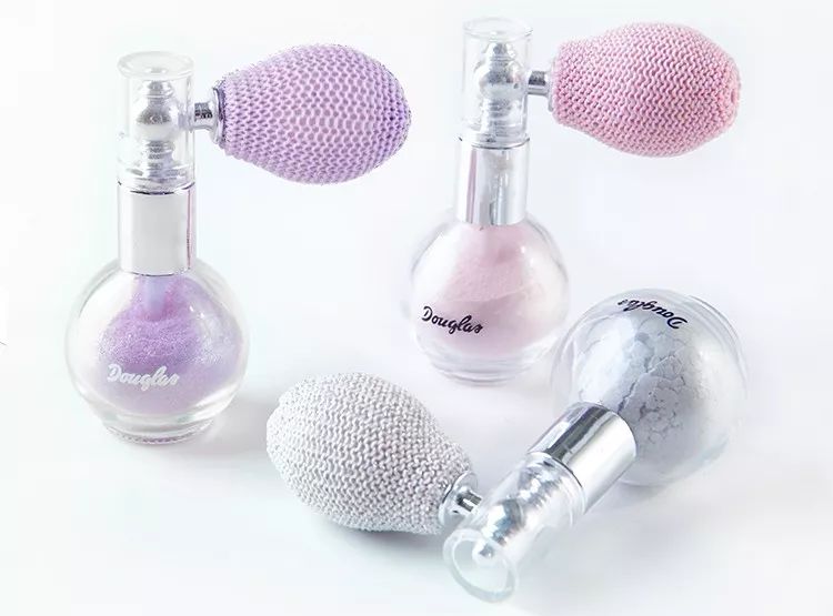 十级美颜也遮不住我的熊猫眼,十级美颜也拯救不了我的痘痘