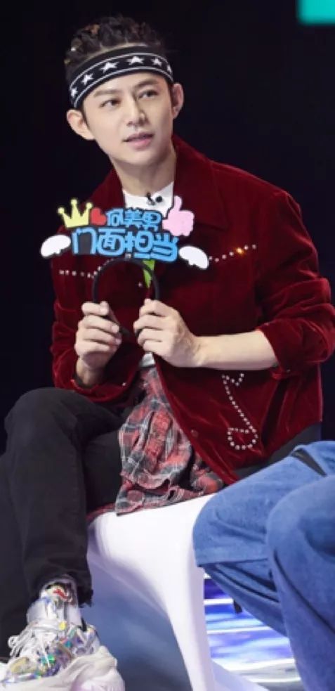 大侦探谭松韵 (谭松韵大侦探服装)