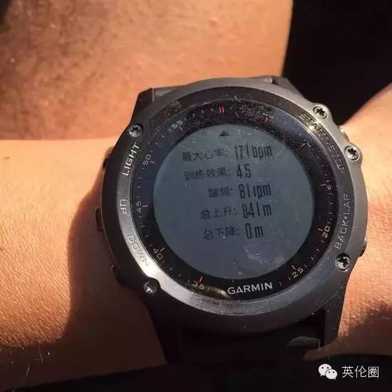 不贴胸垫跑马拉松,跑马拉松不戴胸贴