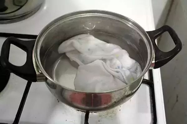 毛巾用久又脏又黄又粘怎么处理,毛巾用久了洗了很臭怎么办