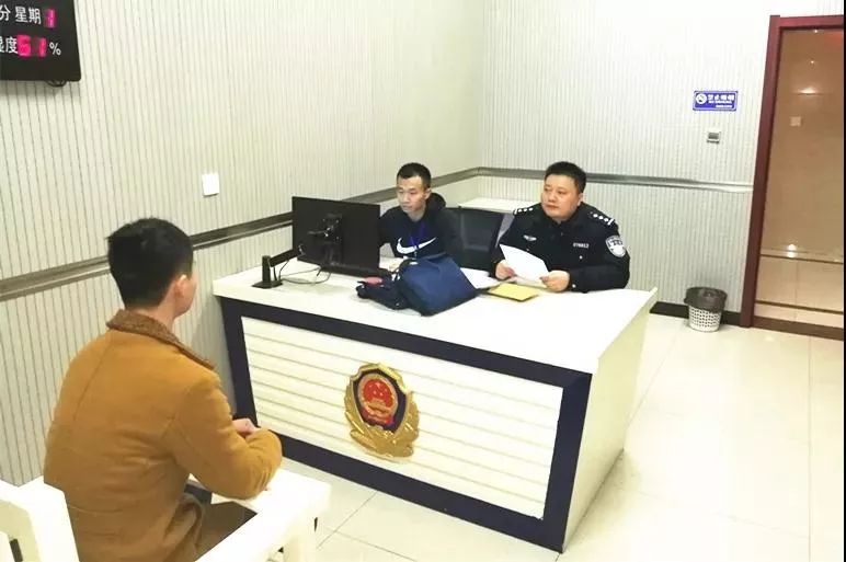 连云港日报电子版,连云港日报警界专刊