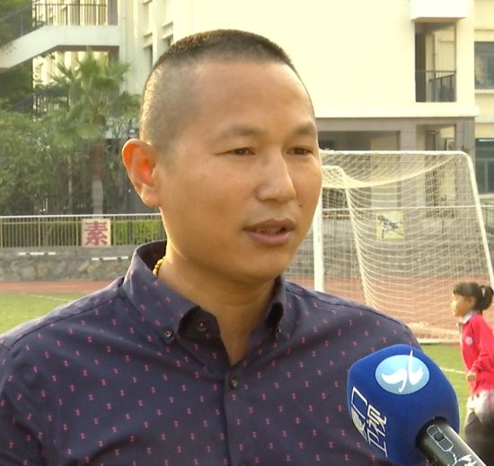 这个厦门孩子的足球教练，竟然是中国男足奥运第一球、第一个进入曼联的中国人