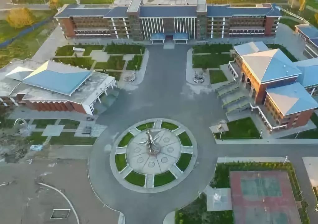 育才学校排名及分数线图片,祝贺育才初级中学