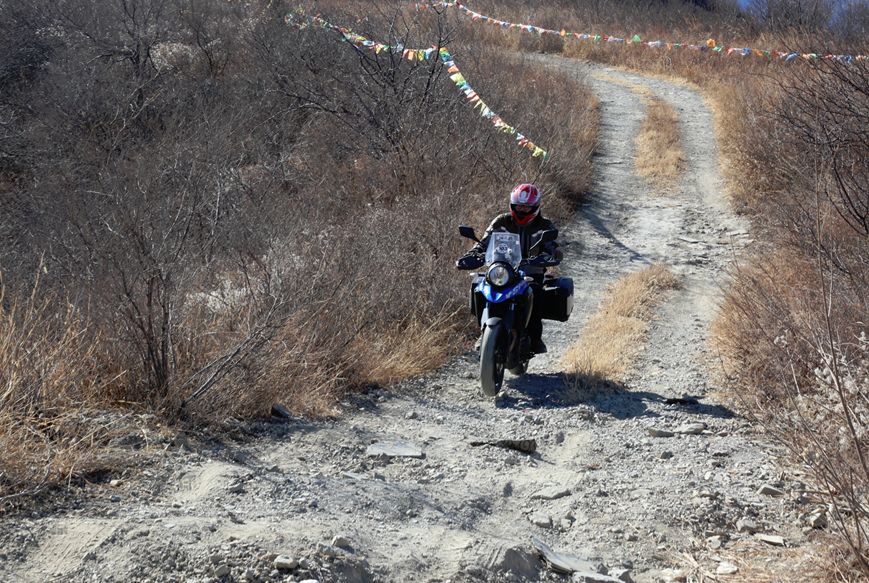 铃木骊驰250和豪爵gw250哪个好,豪爵铃木三兄弟配置对比表