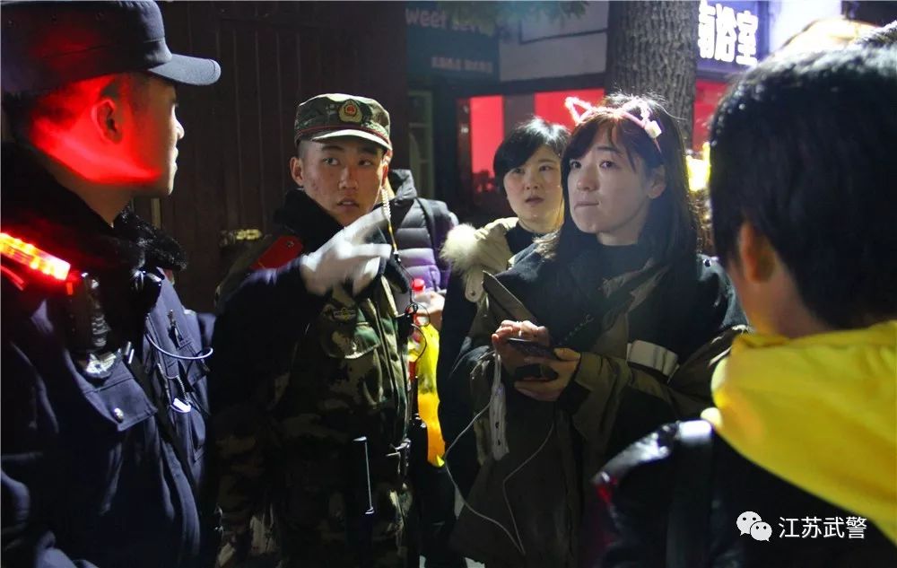 闀滃ご涓嬬殑鍏畨閾佸啗,鍏夊奖娴佸勾瑙嗛澶у叏