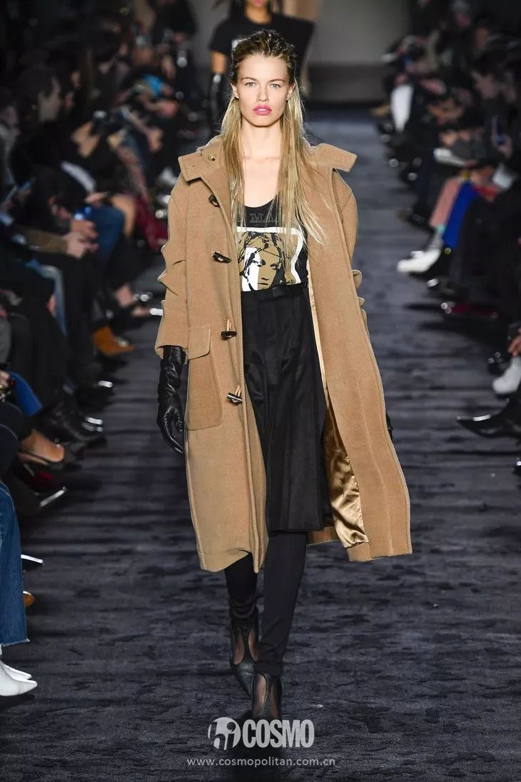 我没有年轻10岁的药，但马思纯这件“少女感”可以