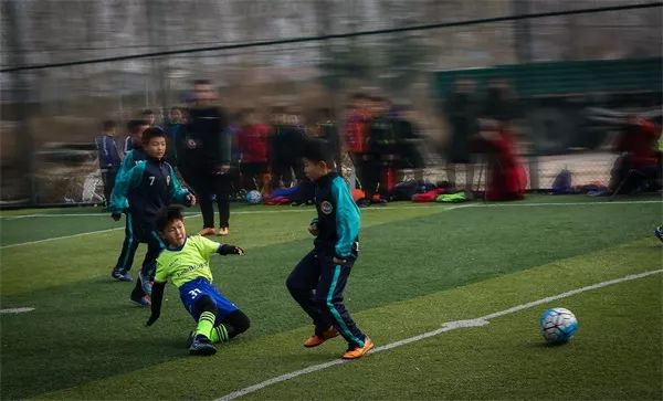 泰山足球摄影,泰山区拍照摄影