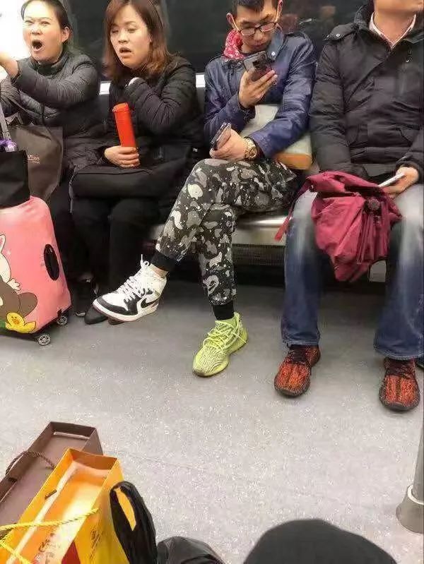 濂崇敓绌縴eezy濂界湅杩樻槸绌縜j濂界湅,yeezy绌縜j