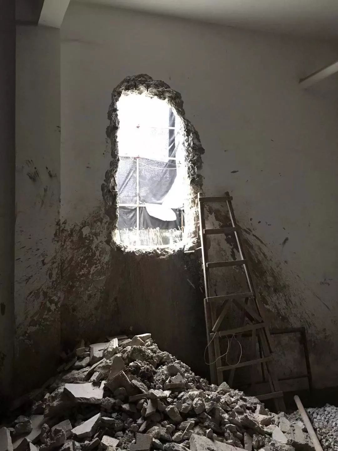 厦门别墅挖地基出事,厦门因盖房发生的命案后续