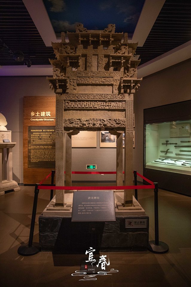 明月处处有，唯有宜春月最明