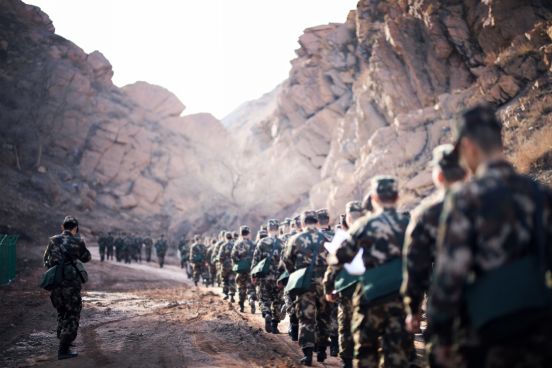 熄灯号丨一直想战胜你，却在不经意间复制了你