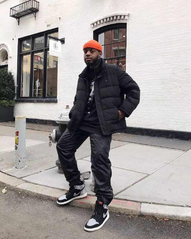 supreme和aj1哪个好,aj和supreme联名的鞋子断勾