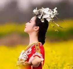 拍照油菜花技术技巧,手机拍摄油菜花人像摄影方法