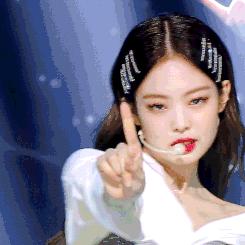 泫雅孔雪儿关晓彤,关晓彤和泫雅撞衫